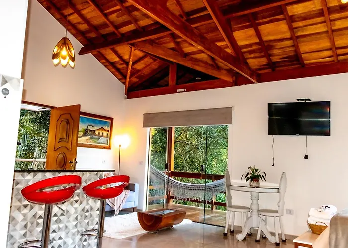 Chale Canto Do Galo 1 - Hidro Da Jacuzzi, Lareira Ecologica, Cozinha Completa, Wi-Fi 80Mbps, Proximo A Comercio Local E Relaxando Ao Som Do Riacho