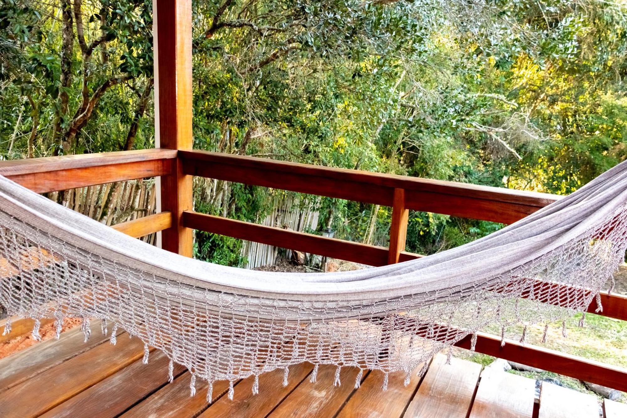Chale Canto Do Galo 1 - Hidro Da Jacuzzi, Lareira Ecologica, Cozinha Completa, Wi-fi 80mbps, Proximo A Comercio Local E Relaxando Ao Som Do Riacho Holiday home *