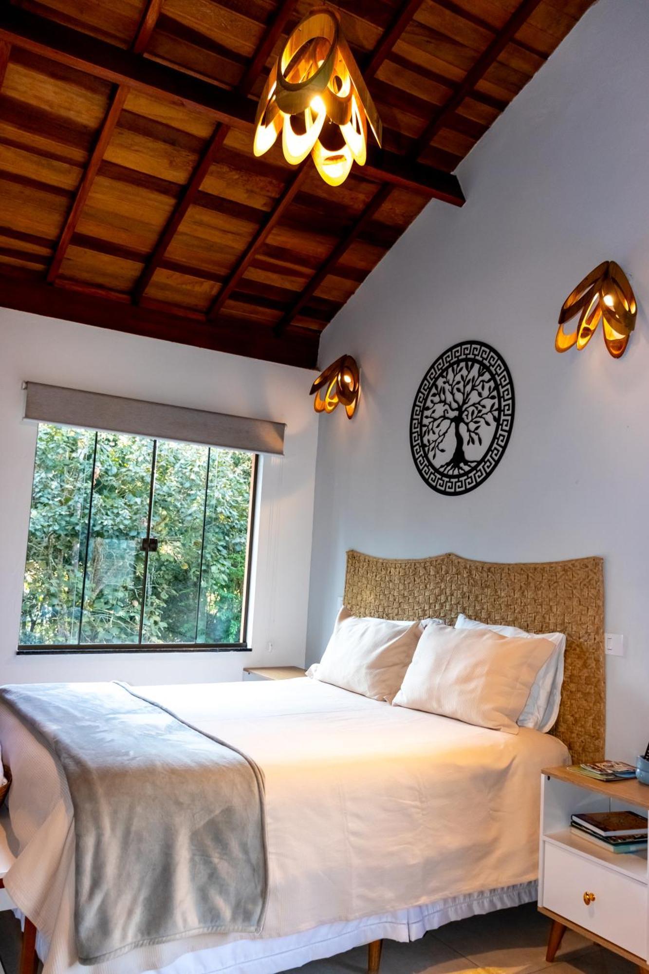 Chale Canto Do Galo 1 - Hidro Da Jacuzzi, Lareira Ecologica, Cozinha Completa, Wi-fi 80mbps, Proximo A Comercio Local E Relaxando Ao Som Do Riacho Goncalves