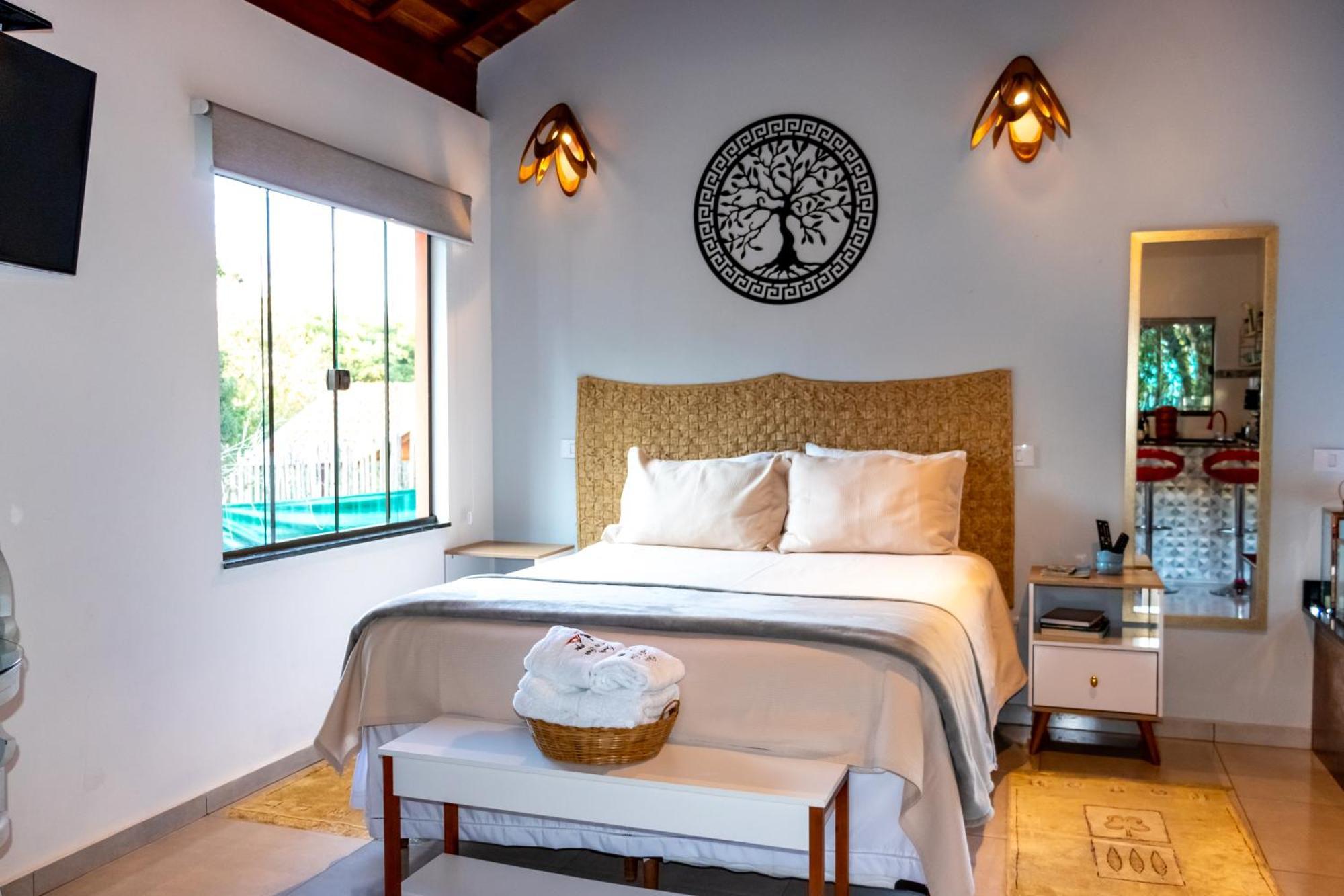 Chale Canto Do Galo 1 - Hidro Da Jacuzzi, Lareira Ecologica, Cozinha Completa, Wi-fi 80mbps, Proximo A Comercio Local E Relaxando Ao Som Do Riacho * Goncalves