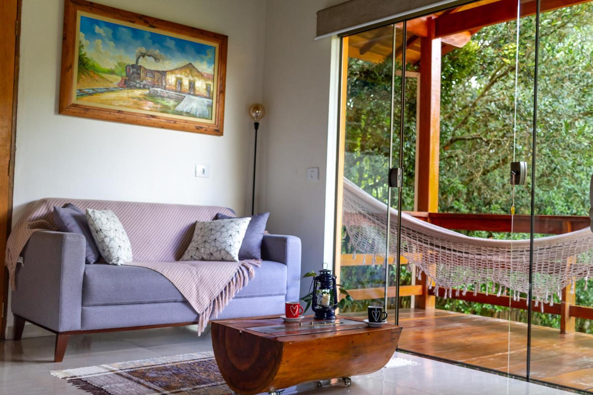 Chale Canto Do Galo 1 - Hidro Da Jacuzzi, Lareira Ecologica, Cozinha Completa, Wi-fi 80mbps, Proximo A Comercio Local E Relaxando Ao Som Do Riacho