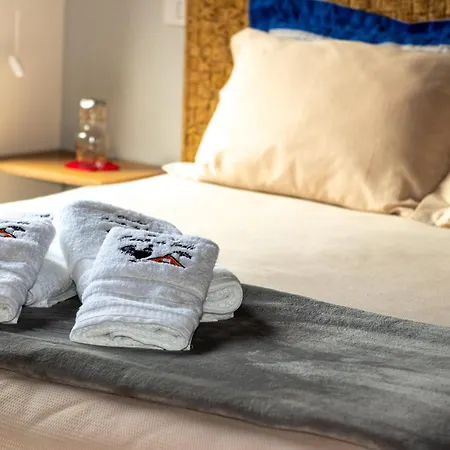 Chale Canto Do Galo 1 - Hidro Da Jacuzzi, Lareira Ecologica, Cozinha Completa, Wi-Fi 80Mbps, Proximo A Comercio Local E Relaxando Ao Som Do Riacho Goncalves Exterior photo
