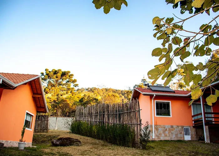 Chale Canto Do Galo 1 - Hidro Da Jacuzzi, Lareira Ecologica, Cozinha Completa, Wi-Fi 80Mbps, Proximo A Comercio Local E Relaxando Ao Som Do Riacho